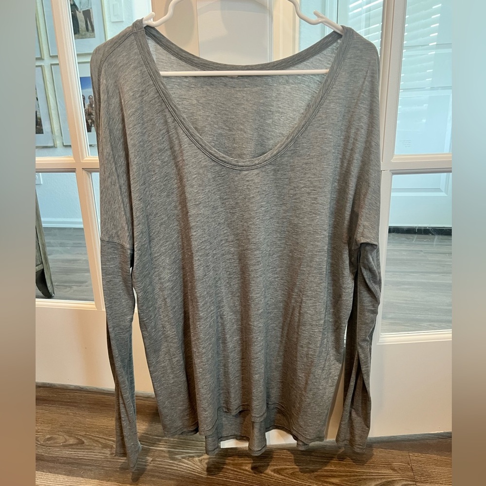 Lululemon Light Weight Long Sleev - image 1